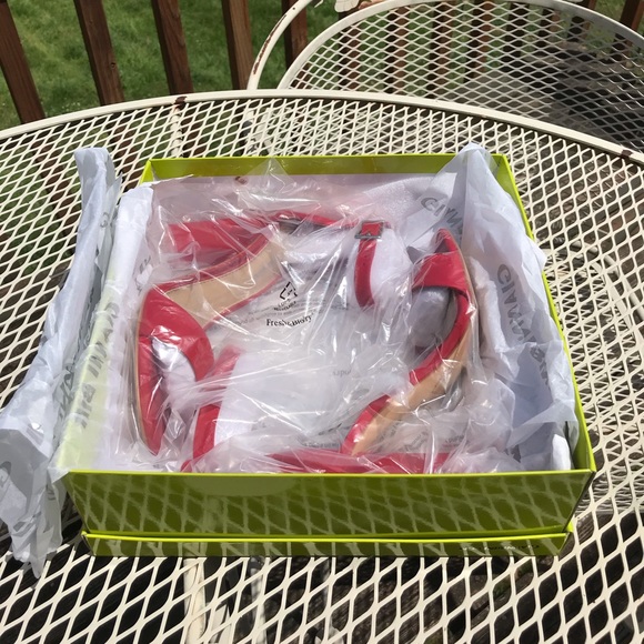 Gianni Bini Red Block Heels - Picture 5 of 5